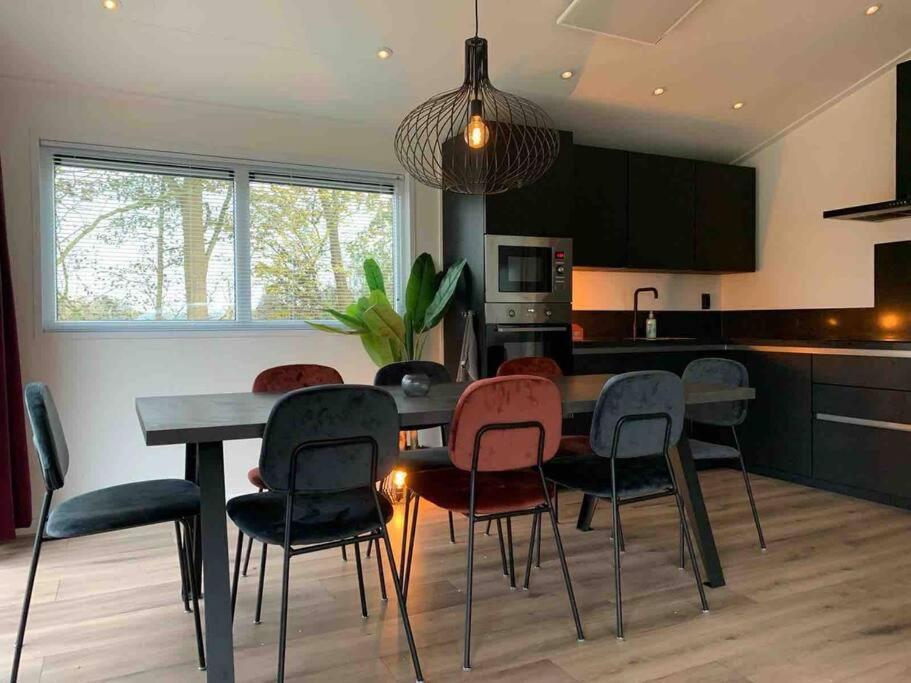 Nieuw! 6-Persoons Chalet Aan Het Veluwemeer Dichtbij Harderwijk, Amersfoort En Zwolle Hulshorst Exterior foto